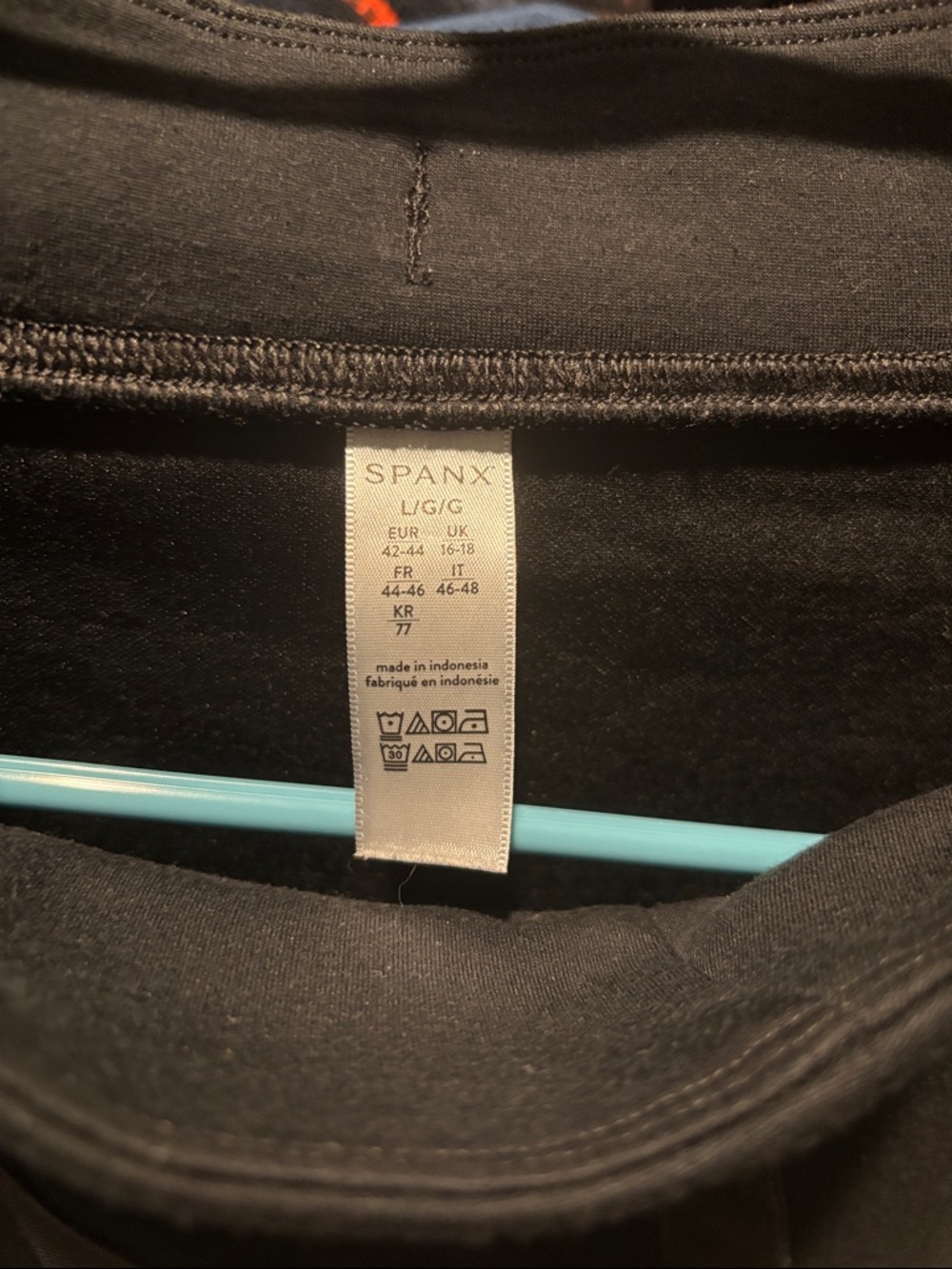 SPANX Set Sweatshirt and Black Wide-Leg Pull-On Trousers - Picture 2 of 6